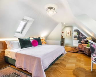 The Cottage - Luxury Romantic Retreat in Idyllic Rural Location - Market Harborough - Bedroom