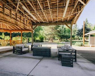 The Cottage House - Arlington - Patio