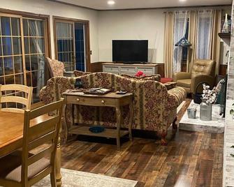 'Winnie's Retreat.' Fantastic Mountain View - Galax - Wohnzimmer