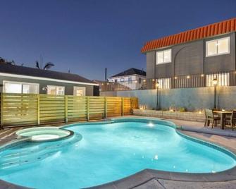 Bridge Pool Spa Min to Downtown Freeways Beaches - San Diego - Piscina