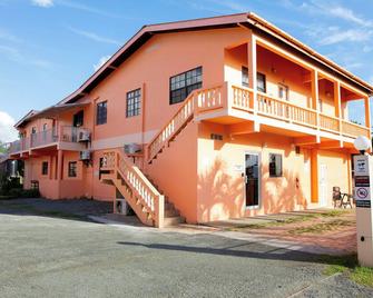 Lesville Tobago - Crown Point - Edificio