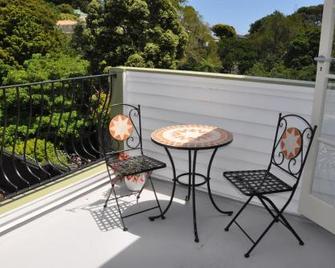 Issey Manor - New Plymouth - Μπαλκόνι