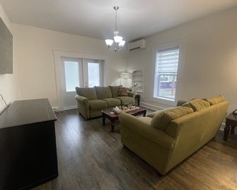 Wolfville Veranda Suite2 - Wolfville - Living room