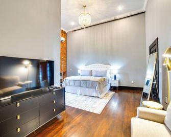 Historic Downtown Marshall: Efficient Studio Space - Marshall - Schlafzimmer