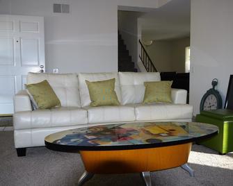 Large house in Silicon Valley - 40 min from San Francisco near Levi's Stadium - Santa Clara - Living room