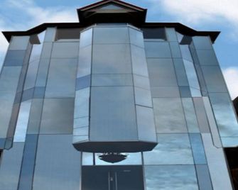 ميلينيوم مانور هوتل - جورج تاون - مبنى