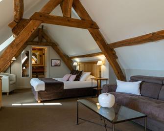 Hôtel Saint-Laurent, The Originals Relais - Montfort-l'Amaury - Bedroom