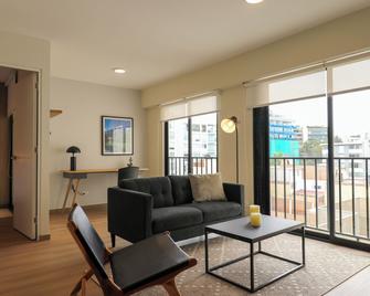 La Mar Miraflores by Wynwood House - Lima - Living room