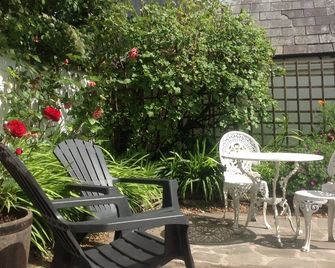 Marian Cottage. Fully restored 19c cottage. Sleeps 3. Parking. Kinsale - Kinsale - Patio