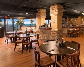 هاورد جونسون بلازا هوتل باي ويندام أوشن سيتي أوشن فرونت - أوشن ستي - مطعم