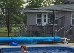 Dreamweavers Cottages and Vacation Homes - Rusticoville - Pool