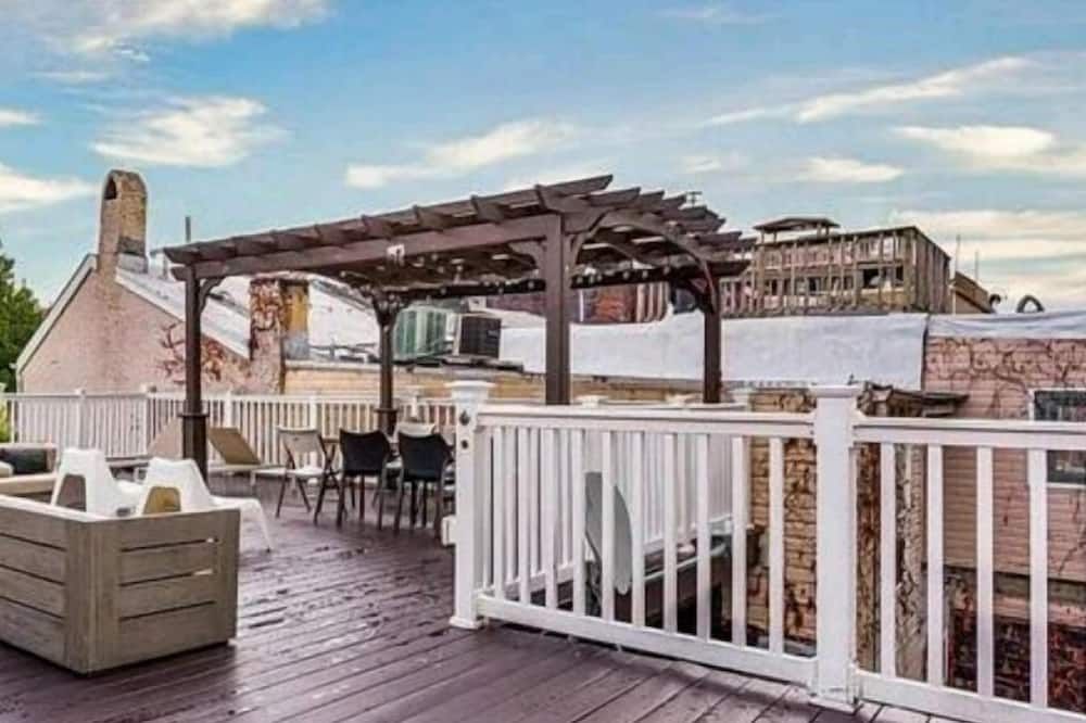 Beautiful Luxury waterfront Property,clean,Fully sterilized,Family oriented. - Baltimore - Balcony
