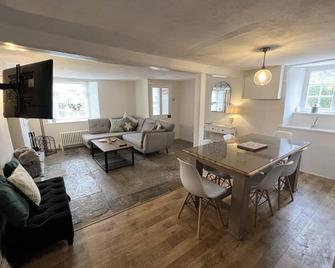 Cosy two bedrooom cottage set in a Dorset village - Sturminster Newton - Їдальня