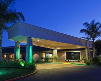 Holiday Inn Dublin-Pleasanton - Dublin - Gebäude