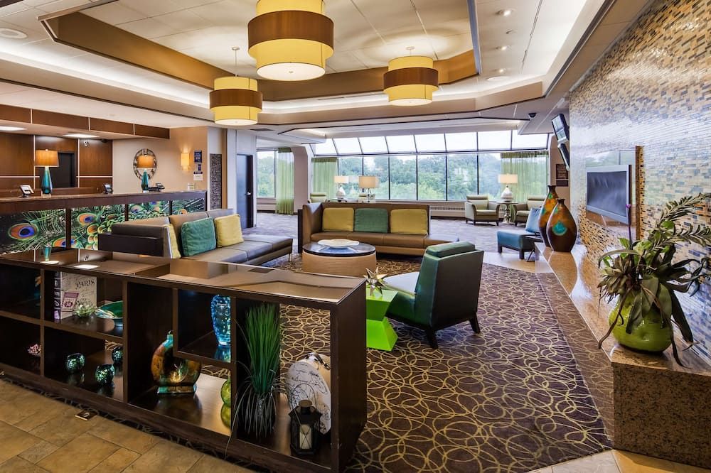 Lobby view of Best Western Plus Kelly Inn