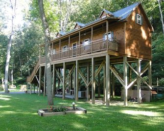 Gorgeous Cabin Overlooking The Shenandoah River - 2 bedrooms ~ 2 lofts - Shenandoah - Edificio