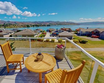 Lake view home w/ resort amenities like pools, tennis & more - Manson - Balcón