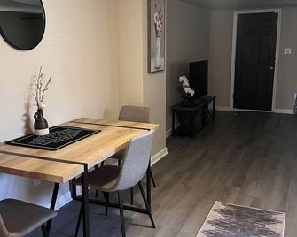 Skipper 3- Charming 1-bedroom apartment in Rockingham with WiFi, AC - Rockingham - Essbereich
