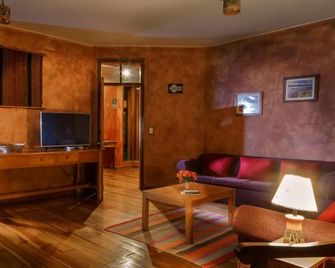 Hotel Pakaritampu - Ollantaytambo