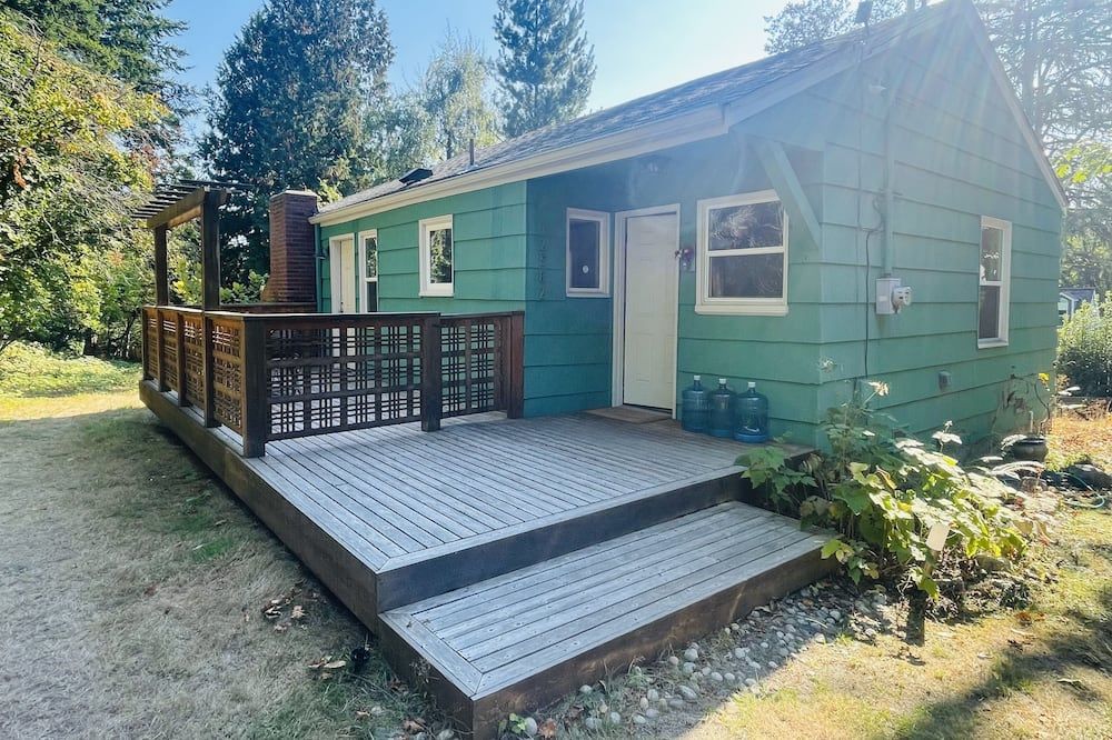 Super Privacy Lakeshore Forest Home with Whole House Air Conditioners - סיאטל - בניין