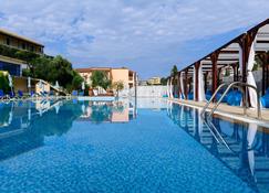 Marina Apartments - Agios Gordios - Pool