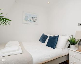 Central 3 bed apartment at Regents Court, Newbury - Newbury - Yatak Odası
