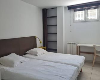 3-room apartment in a beautiful Basque villa in Chiberta, walking distance to the beach - Anglet - Schlafzimmer