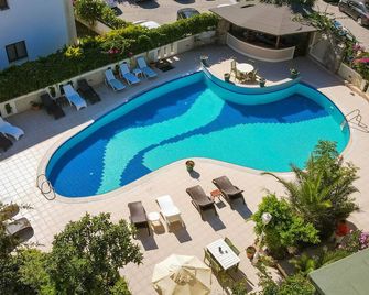 Bella Garden Hotel - Golturkbuku - Pool