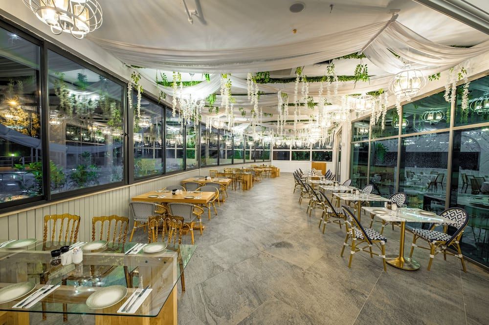 Rubi Platinum Sign - אבסלאר - מסעדה