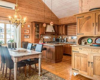 Gorgeous Home In Østby With Kitchen - Østby - Cocina