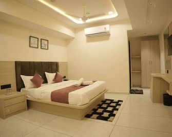 Hotel White Fortune - Palanpur - Bedroom