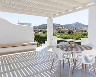 Sensational Naxos Villa | 5 Bedrooms | Villa Ayame | Spacious Outdoor Area - Naxos - Balcón