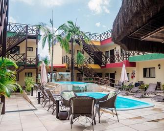 Apart Hotel Serantes - Natal - Zwembad