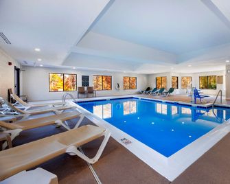Comfort Inn Near Quantico Main Gate North - Dumfries - Pool