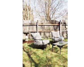 Renovated Cottage In Historic Jamestown Nc - Jamestown - Patio