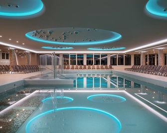 Hotel Terme Venezia - אבאנו טרמה - בריכה