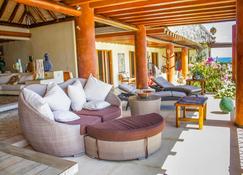 Casa Irekua | Luxury beachfront retreat - Petacalco - Patio