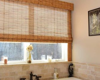 Berkshire Vacation Rentals: Peaceful Post and Beam Loft Sleeps 9 - Great Barrington