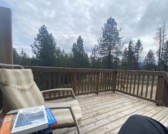 Nature at its finest with jetted 2 man tub - Grand Forks - Balcony