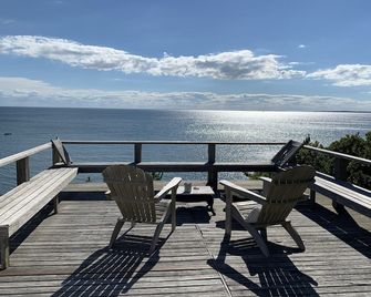 Summer Cottage on Your Private Beach Cape Cod Bay - Truro - Balcony