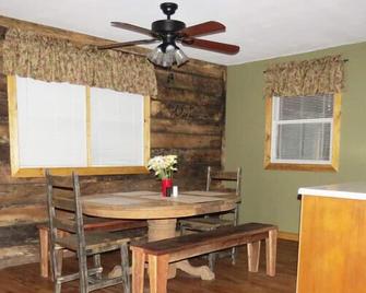 The Pine Ridge Home by Garden of the Gods in the Shawnee National Forest - Herod - Dining room