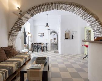 Traditional stonebuilt house - Parikia - Soggiorno