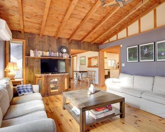 Weston Vacation Rental - Close to Ski Resorts! - Weston - Living room