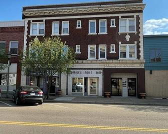 Studio Apartment on Main Street in Coshocton (25) - Coshocton - Building