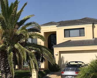 Le Boulevard - Mindarie - Building