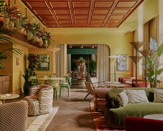 Ember Locke - London - Lounge