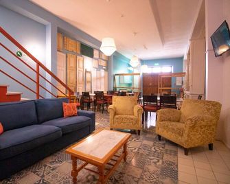 Tilia Hostel - Faro - Sala de estar