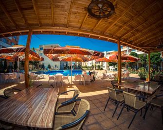 Nessebar Fort Club Apartments - Nesebar - Patio