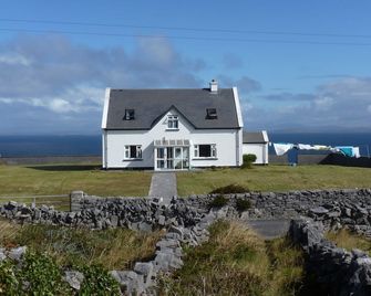 Very quiet, secluded location, spectacular sea view - اينيشمور - مبنى