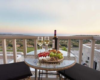 Armantanis Luxury Suites - Areopoli - Balkon